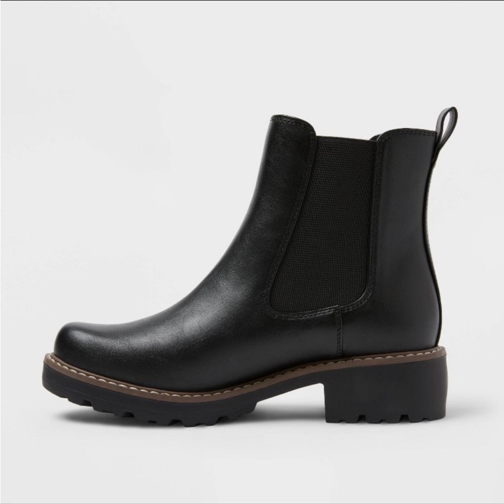 Black Chelsea Boots